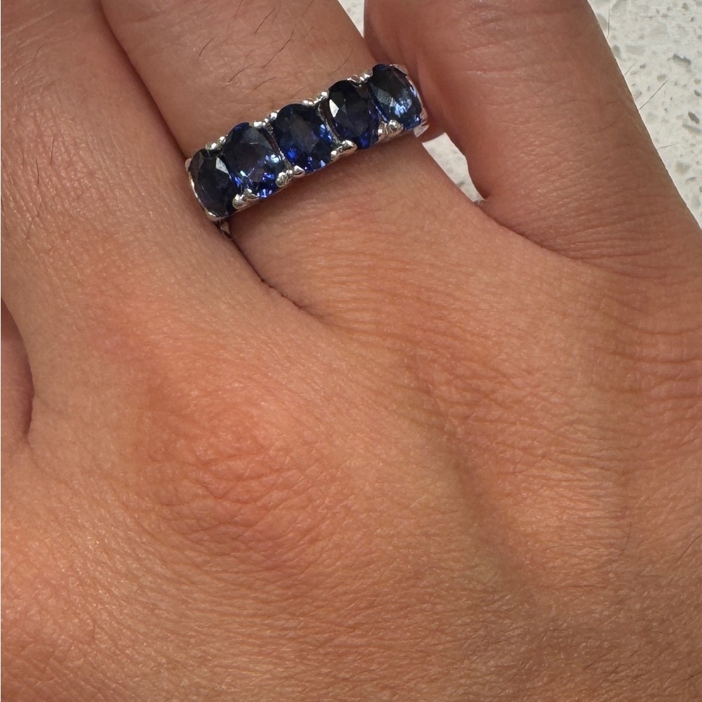 Elegant blue sapphire sterling silver ring